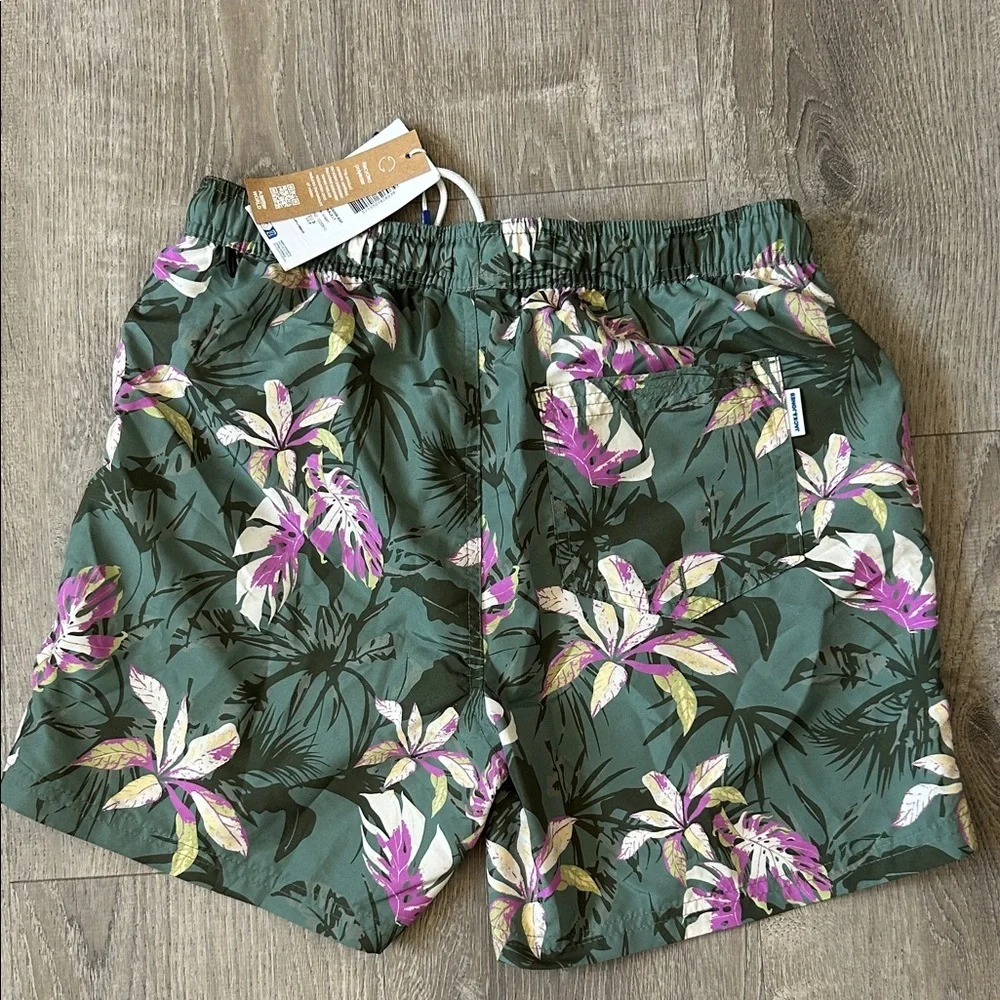 Jack & Jones Swim Shorts with Floral Print in Green